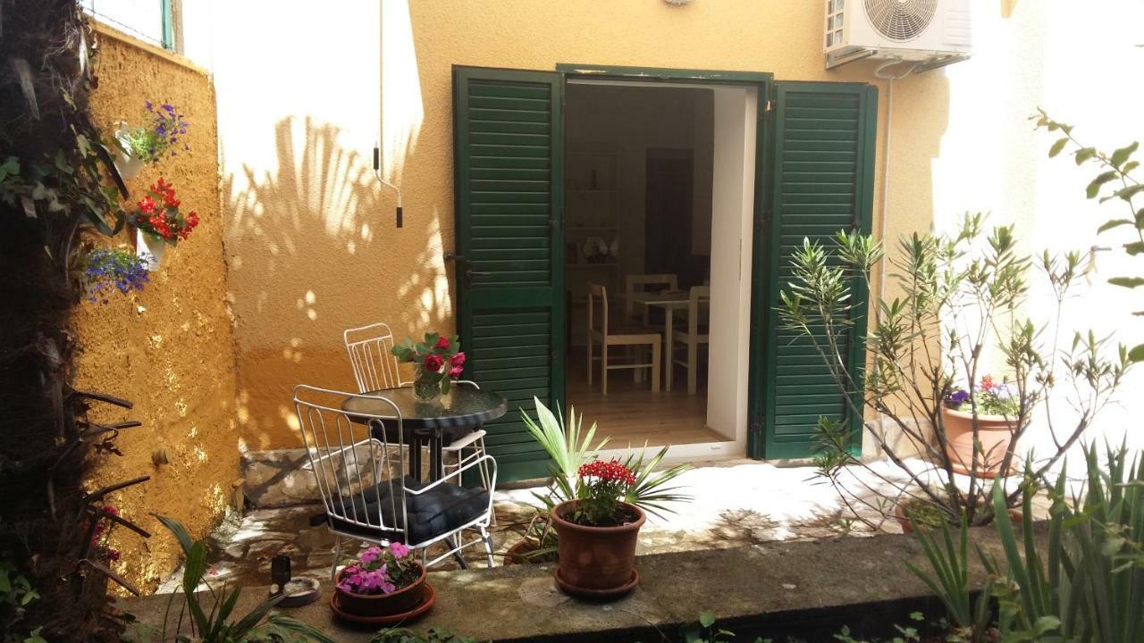 NAR Opatija center spacious 1 bedroom apt Buitenkant foto